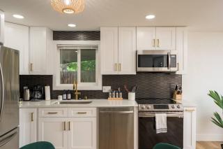 Mile High Haven, HOT TUB, 5BR - 5