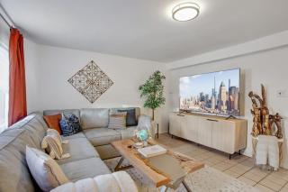 Cozy Garden Apartment in Chicago - 3
