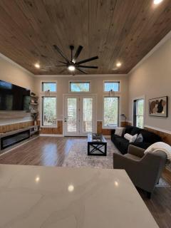 Cozy Cottage Retreat in Nature - 7