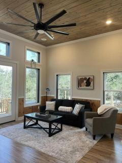Cozy Cottage Retreat in Nature - 6