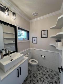 Cozy Cottage Retreat in Nature - 4