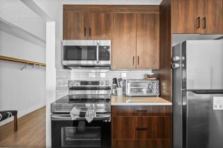 Central Downtown at Rocky Mountain Court with Gym, Court, Sauna and Secured Parking - 3