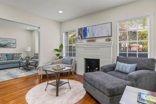 Vibrant Oasis W Heated Pool 3BR 2BA N Downtown - 8