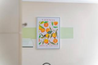 Spacious 3-Bedroom Flat, Family-Friendly, Central Location, Fast Wi-Fi, Guests 7 - 5