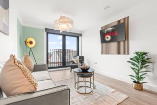Contemporary 2BR Apartment in Bastion Point - 0