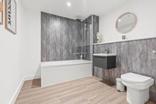 Contemporary 2BR Apartment in Bastion Point - 3
