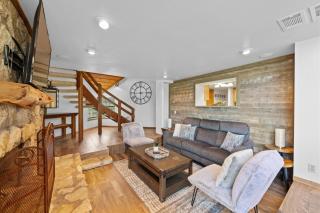 The Cozy Corner in Windermere Oaks on Lake Travis - 0