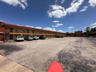 Bestway Inn - 7