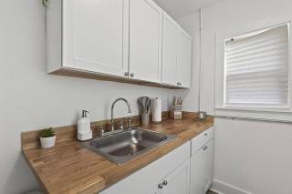 Charming Private Studio Cottage - 3