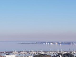 St Kilda Penthouse. Views. Spa. - Melbourne - 8