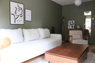 Modern 1 Bed - Free Parking - Long Stay Ready - 0