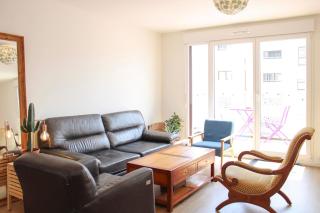 Apartment 2 bedrooms with balcony - 0