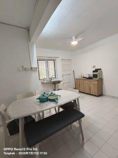 TANGKAK hOMESTAY - - 9