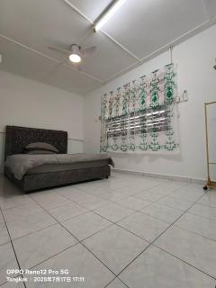 TANGKAK hOMESTAY - - 2