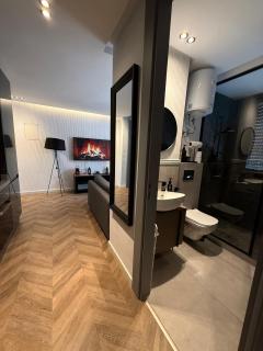 Central Luxury Apartment with Fast Fiber WiFi, Terrace & Free Parking in Casablanca Close To KFC MCDO & School Group La Résidence Boulevard 2 Mars - 5