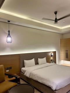 Hotel ADB Mansingh Inn - Rajkot - 3