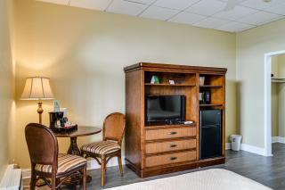 Exclusive 10K Islands Access Hotel-Style Studio - Naples - 9
