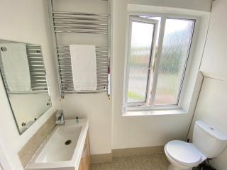Cosy Coombe Retreat - 3