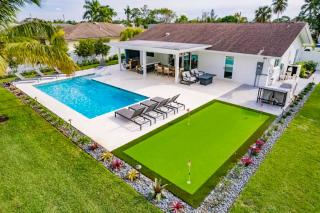 NEW! Modern Naples Park Home w/ Pool, Lanai & Private Putting Green - 9