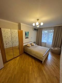 Prime Location 3-Rooms Apartment in Baku - Baku - 1