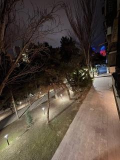 Prime Location 3-Rooms Apartment in Baku - 9