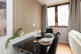 The Luxe Lounge 2Bed 2Bath Sauna and Private Cinema - 8