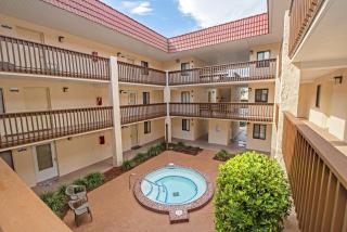 Lovely Oceanside Home w/Outdoor Shower/Free WiFi/Shared Pool/Hot Tub/Tennis/AC - 6