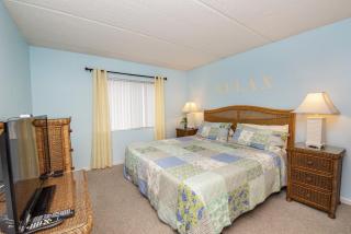Lovely Oceanside Home w/Outdoor Shower/Free WiFi/Shared Pool/Hot Tub/Tennis/AC - 7