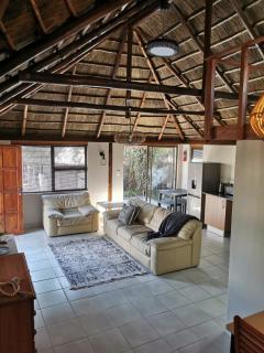 The Thatched Cottage - Benoni - 0