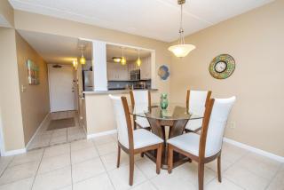 Lovely Oceanside Home w/Outdoor Shower/Free WiFi/Shared Pool/Hot Tub/Tennis/AC - 4