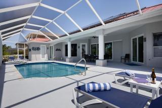 Cape Serenity- Luxury Waterfront Villa with Kayaks - Cape Coral - 0