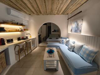 Kalli's traditional renovated house in Chora Ios - 9