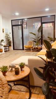 Stylish Stay in Trendy Ruzafa - 9