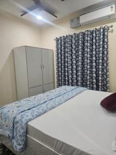 Tushar Guest House - - 1