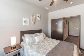 Modern Stay Near Jack Trice Stadium - Walk to ISU - Ames - 9