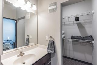 Modern Stay Near Jack Trice Stadium - Walk to ISU - 5