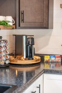 Luxe Studio - Millersburg - 4