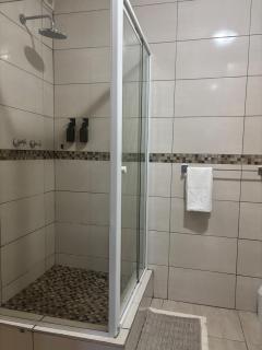 sleek stay in Hochlandpark - Windhoek - 5