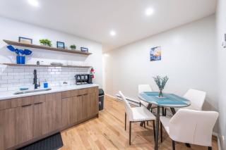 Cozy 2BR Newark Apartment | WiFi - Newark - 9