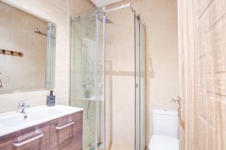 Tanger Malabata - Chique & Stylish 2BR Apartment - Fast WiFi & Netflix - Tanger - 1