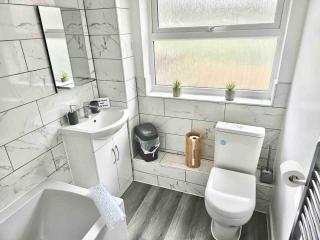 Swindon Large 3 Bedroom house Parking, Garden - Swindon - 6