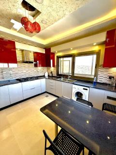 Luxury 2 Bedroom Apartment - Amman - 6