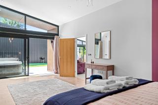 The Wren - Luxury Retreat - 1