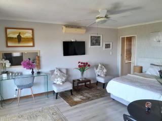 Roland’s Valley Art Accommodation - 6