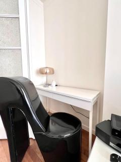 A Chic Haven in the Heart of Urban Nature - 1