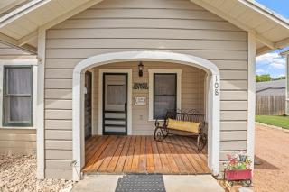 Deannie's Cottage - Fredericksburg - 9