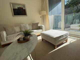 1 bed by Battersea Power Station - Lansons - Londra - 0
