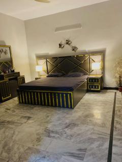 Entire home - 4