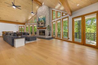 The Manor-Indoor Pool-Speak Easy-Game Room-Sauna - 5