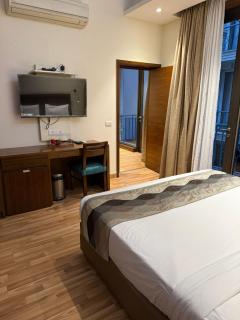 UDS Villa Scandinavian - Next to VFS, Walking to Connaught Place - 5